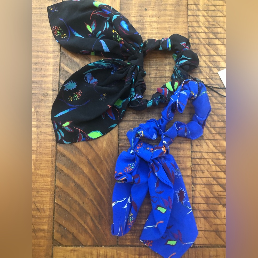 NWT Tanya Taylor Fancy Bow Scrunchies (2)